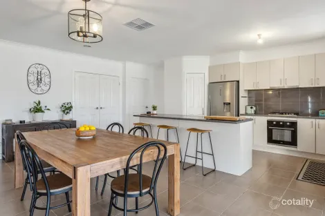 Property photo of 1 Rogers Way Lancefield VIC 3435