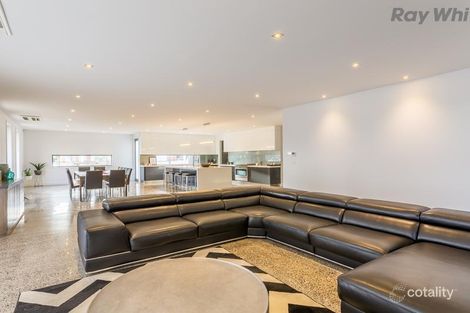 Property photo of 8 Wendover Crescent Hillside VIC 3037