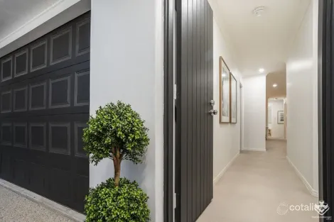 Property photo of 72 Watarrka Drive Parkinson QLD 4115