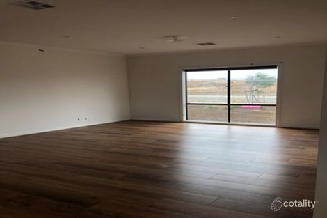 Property photo of 1 Lucknow Drive Beveridge VIC 3753