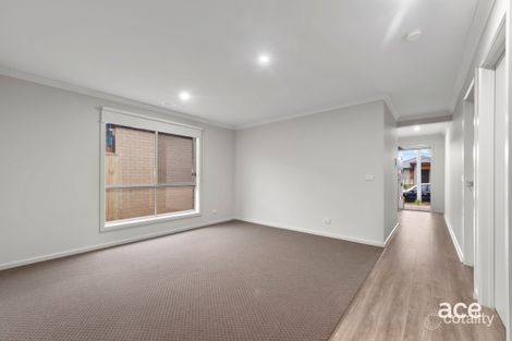Property photo of 5 Docker Circuit Mickleham VIC 3064