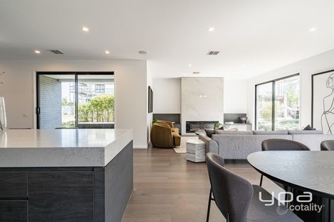 Property photo of 8 Maton Street Greenvale VIC 3059