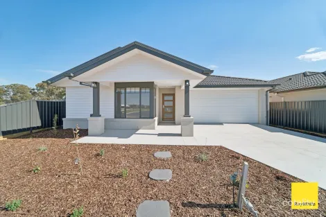 17 DELAWARR PDE, HUNTLY, VIC 3551