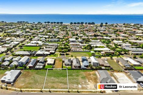 Property photo of 11 Miranda Crescent St Leonards VIC 3223