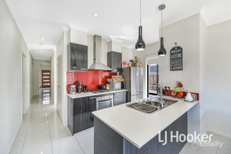 Property photo of 3 Copernicus Circuit Cranbourne West VIC 3977