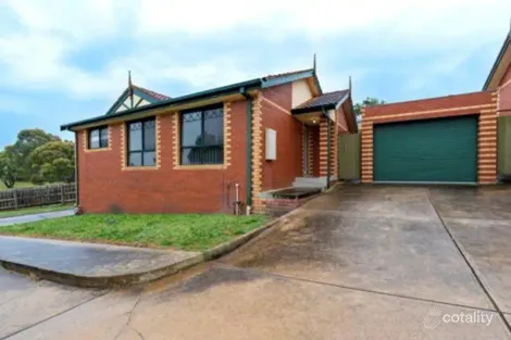 Property photo of 3/11 Green Valley Grove Meadow Heights VIC 3048