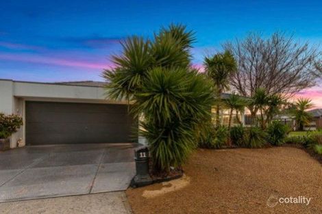 11 Devine Dr, Pakenham, VIC 3810