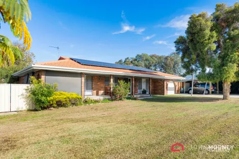 2 Pinaroo Dr, Glenfield Park, NSW 2650