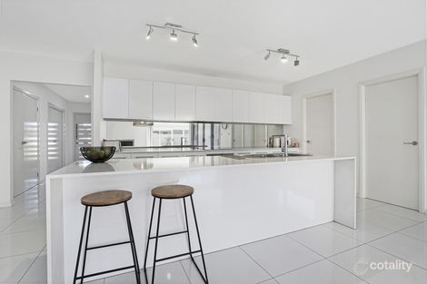 Property photo of 17 Rosecomb Road Spring Farm NSW 2570