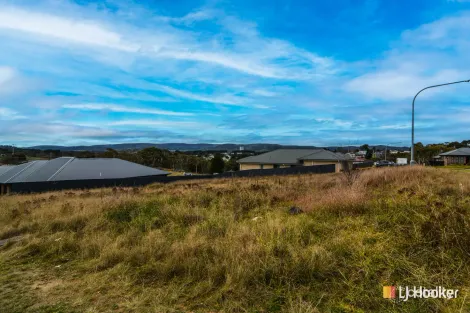 93 HENNING CRES, WALLERAWANG, NSW 2845
