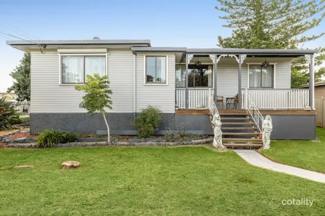 Property photo of 359A West Street Harristown QLD 4350