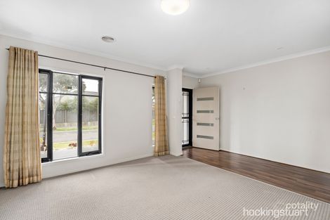 Property photo of 25 Redcliffe Parade Tarneit VIC 3029