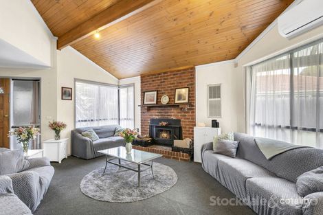 Property photo of 5 Yew Court Cranbourne North VIC 3977