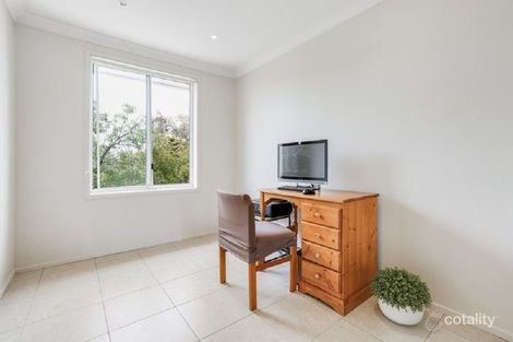 Property photo of 76 Crispsparkle Drive Ambarvale NSW 2560