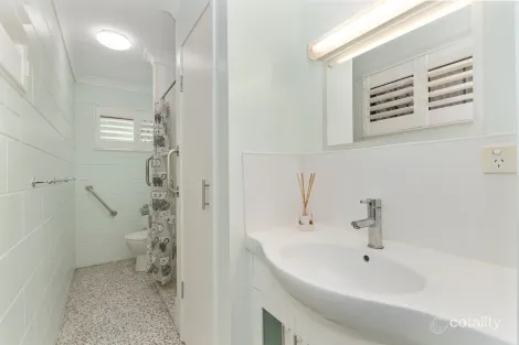 Property photo of 2 Tiffany Court Rasmussen QLD 4815