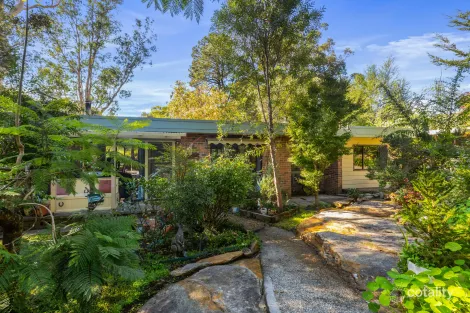 Property photo of 4 The Appian Way Woodford NSW 2778