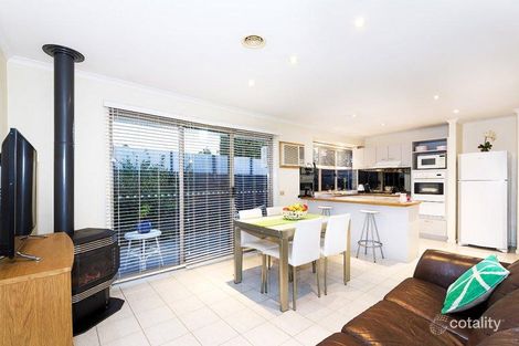 Property photo of 3 De Castella Close Mill Park VIC 3082