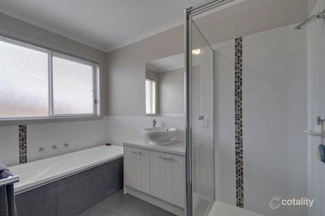 Property photo of 71 Mountain Grey Circuit Morwell VIC 3840