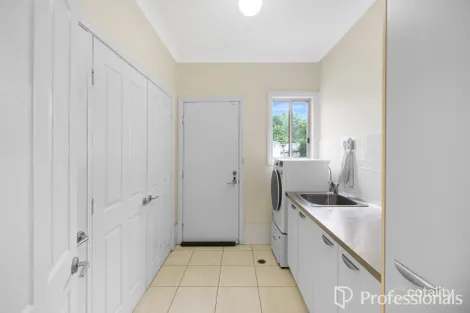 Property photo of 5 Headley Place Kooringal NSW 2650