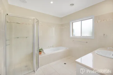 Property photo of 5 Headley Place Kooringal NSW 2650