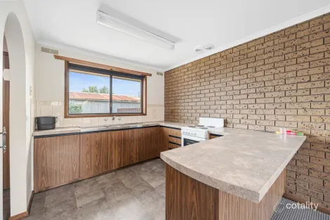 Property photo of 1/208 Yarrowee Parade Redan VIC 3350