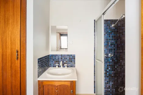 Property photo of 1/208 Yarrowee Parade Redan VIC 3350