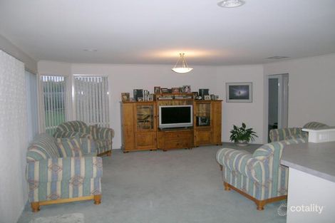 49 Waradgery Dr, Rowville, VIC 3178