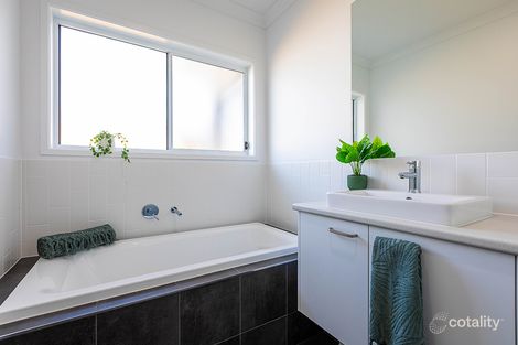 Property photo of 13 Reine Avenue Jimboomba QLD 4280
