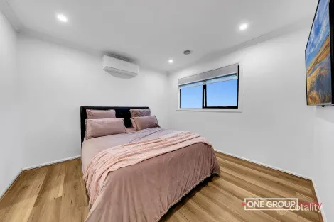 Property photo of 22 Trillium Boulevard Mickleham VIC 3064