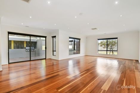 Property photo of 31 Waterbury Street Cranbourne VIC 3977