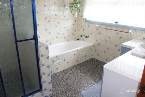 Property photo of 15 Newbold Road Macquarie Hills NSW 2285