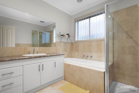 Property photo of 12 Snowden Place Roxburgh Park VIC 3064