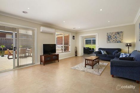 Property photo of 20 Woningary Crescent Doreen VIC 3754