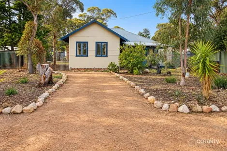 28 Bath St, Kukerin, WA 6352