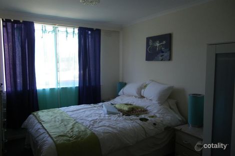 Property photo of 1/13-15 Toolambool Road Carnegie VIC 3163