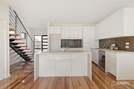 Property photo of 2/10 Poplar Crescent Bellfield VIC 3081