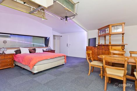 77 Emberson Rd, Morley, WA 6062