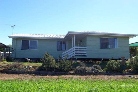 10 Lake Dr, Meringandan, QLD 4352