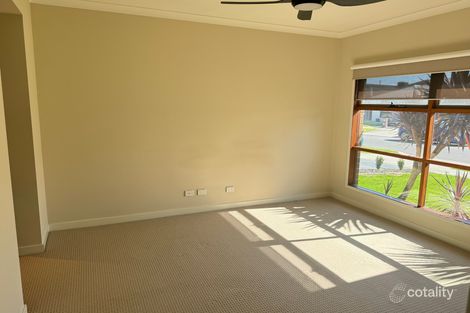 Property photo of 12 Romney Way Clyde North VIC 3978