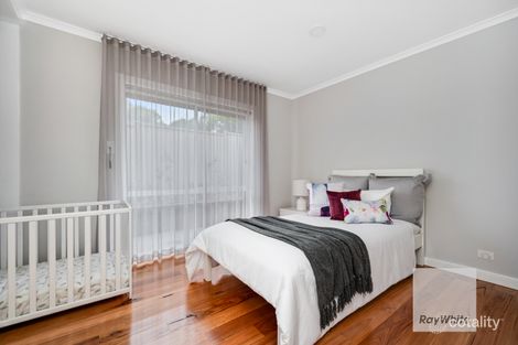 Property photo of 8 Irving Close Greenvale VIC 3059