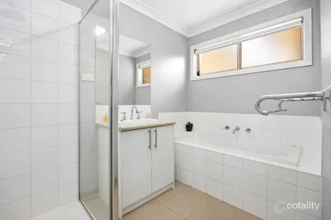 Property photo of 4 Raymond George Place Lara VIC 3212
