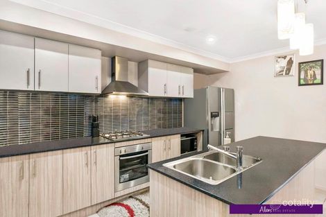 Property photo of 26 Quarters Boulevard Cranbourne West VIC 3977
