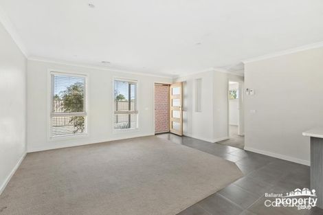 Property photo of 3 Yellowbox Court Sebastopol VIC 3356