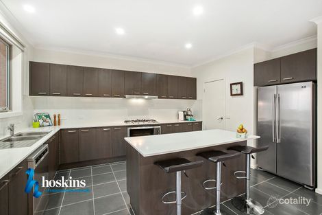 Property photo of 3 Regal Terrace Mooroolbark VIC 3138