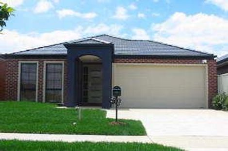 Property photo of 41 Spring Circuit Pakenham VIC 3810