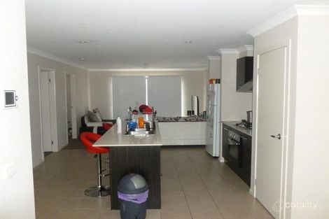 Property photo of 7 Duncombe Park Way Deer Park VIC 3023