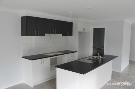 Property photo of 36 Bronzewing Street Pakenham VIC 3810