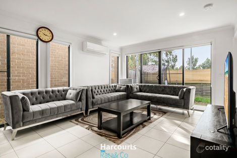 Property photo of 14 Oscar Circuit Roxburgh Park VIC 3064