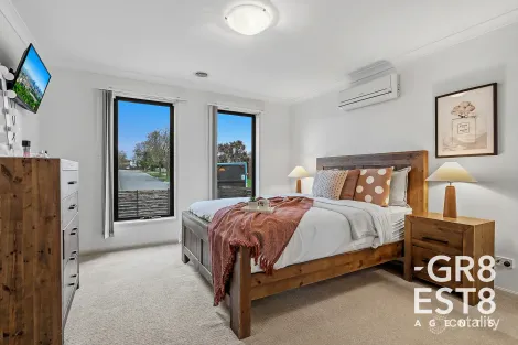 Property photo of 24 Von Nida Drive Cranbourne North VIC 3977