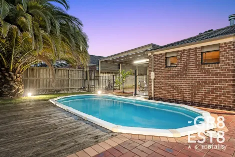 Property photo of 24 Von Nida Drive Cranbourne North VIC 3977